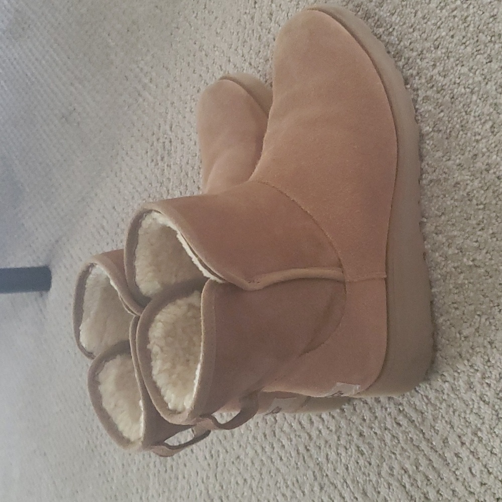 Size 8 Ugg boots